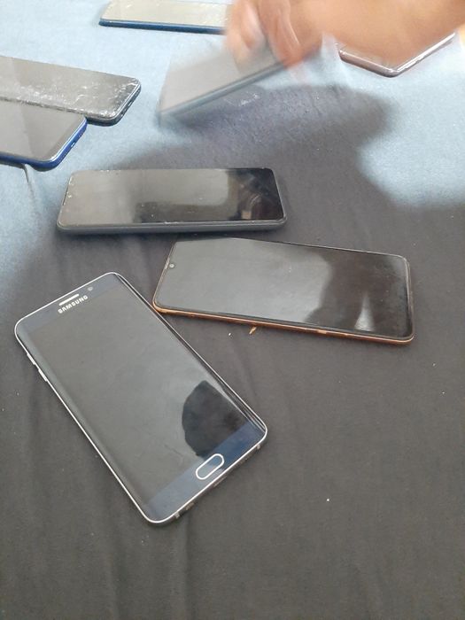 Multe telefoane.. detalii în privat