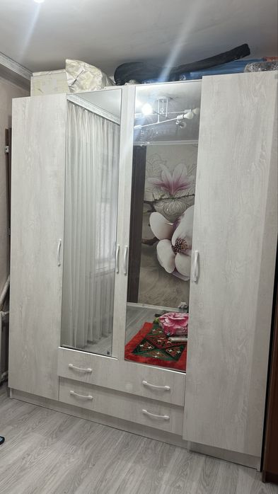 Срочно продам большой шкаф