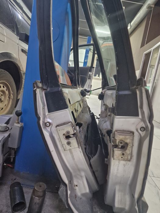 Передние двери VW passat b3 универсал