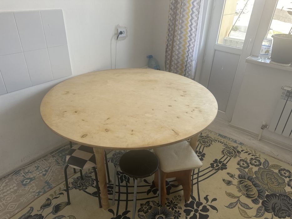 Кухонный стол круглый 12 местный большой
