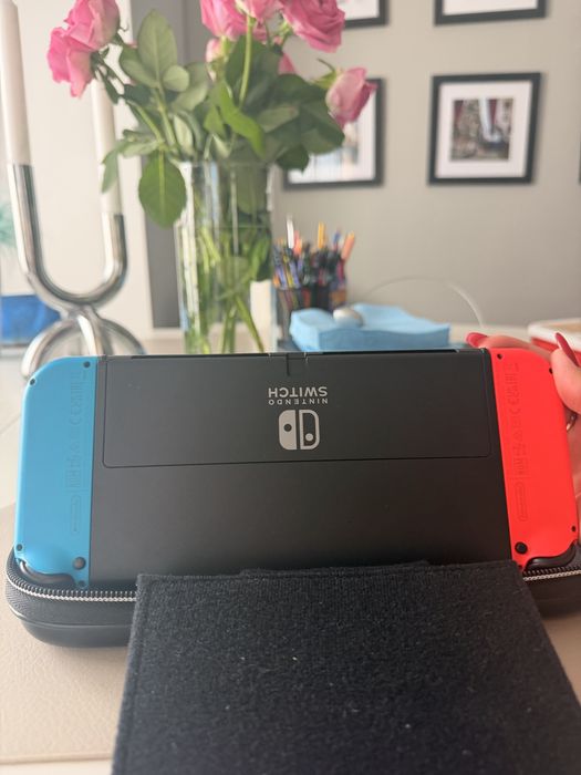 Vand Nintendo switch  folosit o data