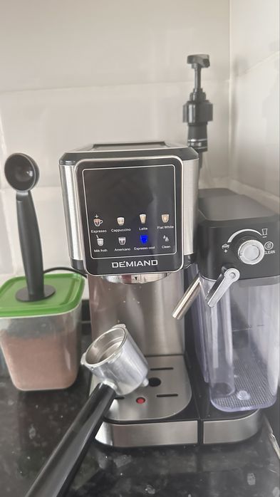 Кофеварка в отличном состоянии.