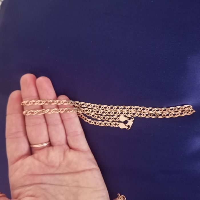 Продам золотую цепь