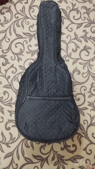 Klassik Gitara sotiladi