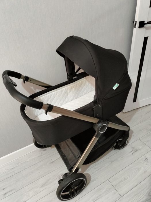 Продается детская коляска 2в1