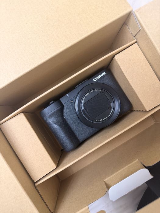 Camera Canon PowerShot V1