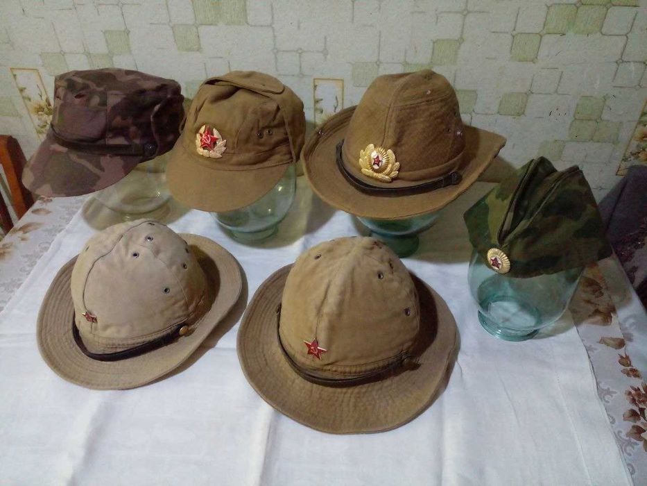 военные  головные уборы панамы  афганки  и  пилотка