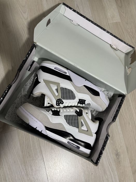 Jordan 4 military black