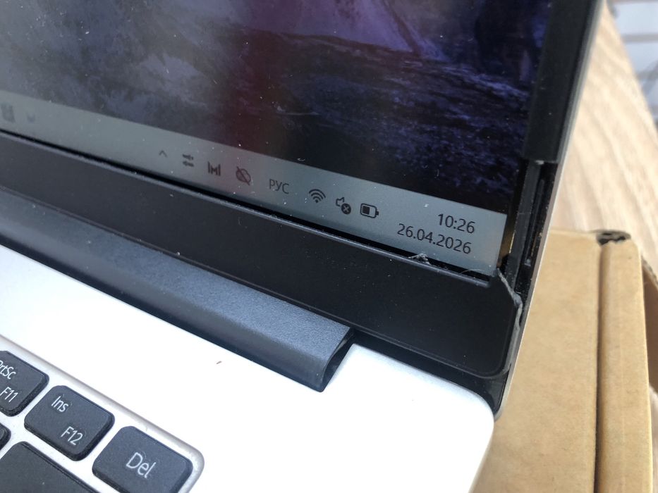 Huawei Mate D15 i3-11/8/256