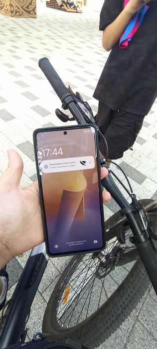 Срочно продам телефон