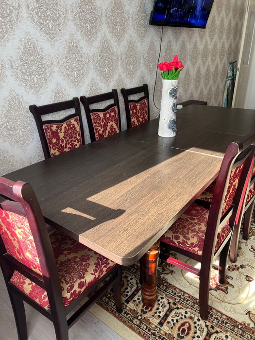 Стол раскладной со стульями