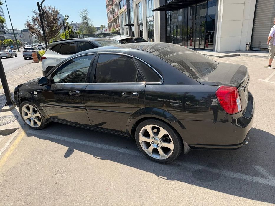 Срочно Lacetti 1.8 qora full