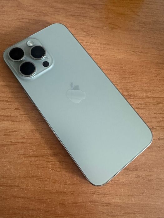 Айфон 15 про макс продам срочно