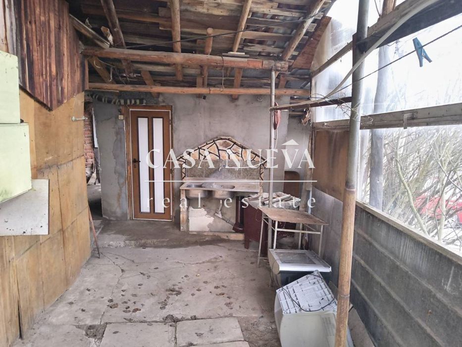 Къща в гр.Перник, кв.Бела вода