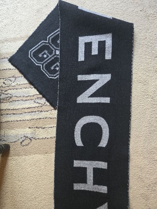 Оригинален шал givenchy