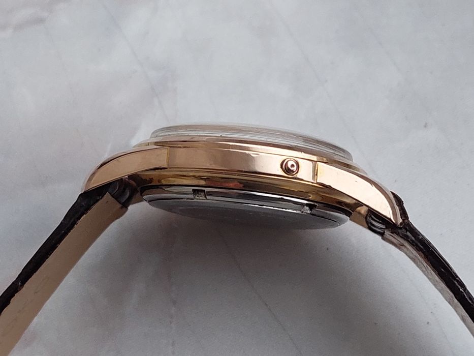 Ceas Piaget Pie Pan Calendar automatic aur otel, colectie