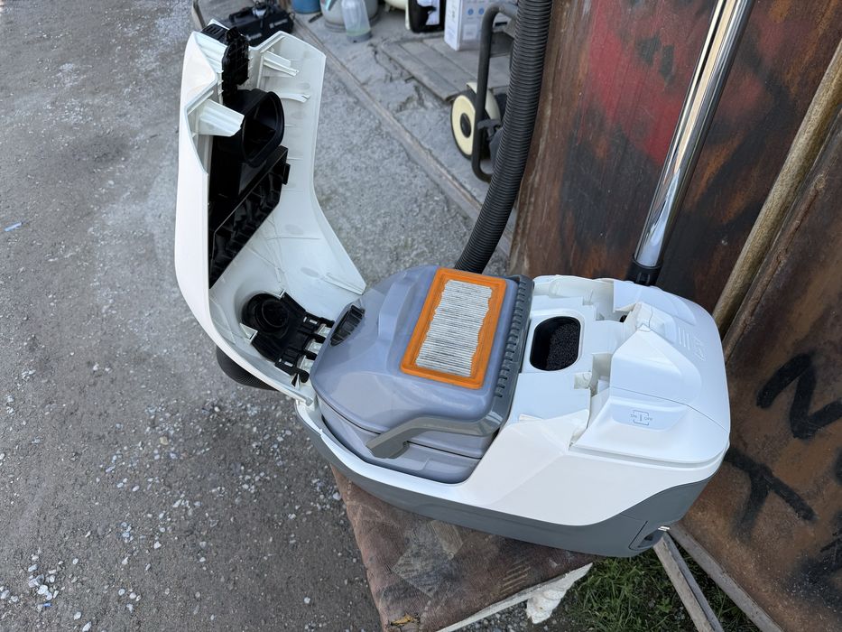 * Karcher DS6000 новая модель знаменитого пылесоса с водяным фильтром