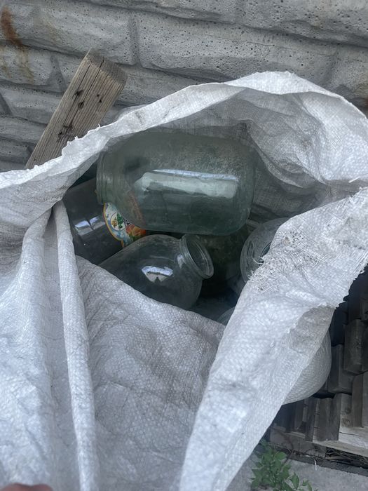 Продаются трехлитровые банки
