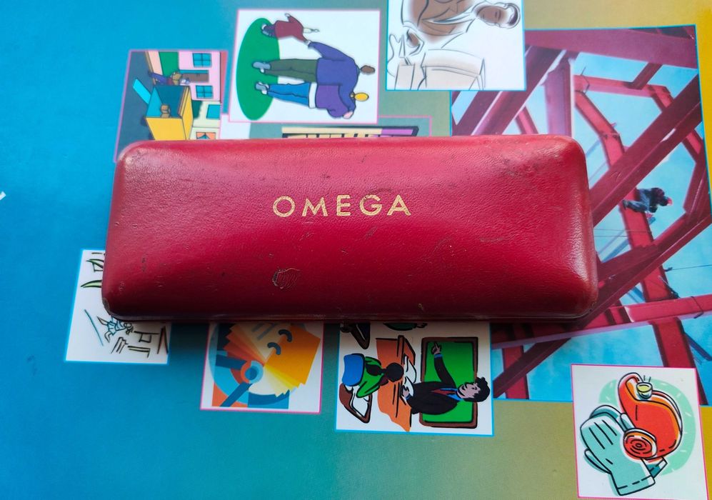 Cutie Vintage Ceas Omega colectie anii 40 piele deschidere buton