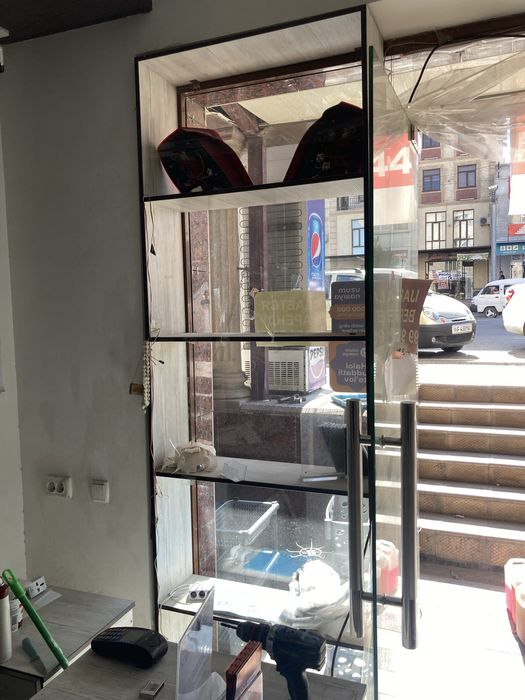 Magazin mebellari srochna sotiladi