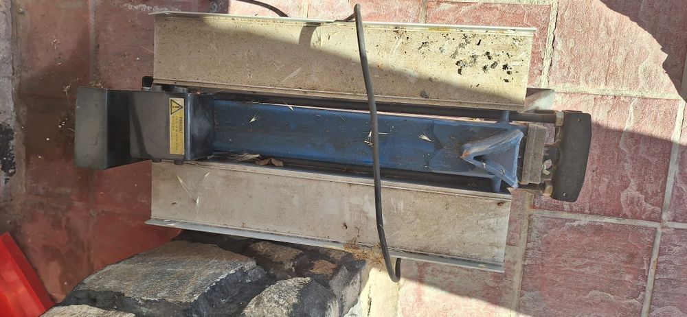 Masina spart lemne electrica