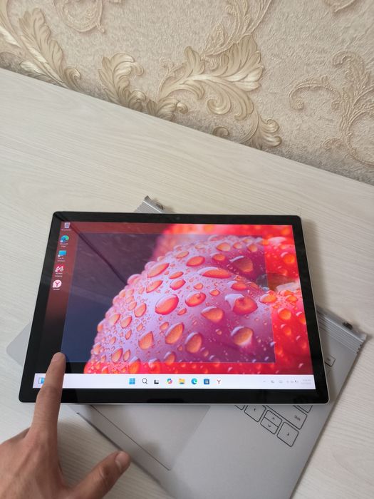 Microsoft Surface Book 2