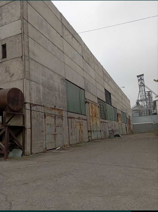 Алмазар метро (Сабир Рахимов) промзона,ул.Чарбог, склад 9.000 кв.м