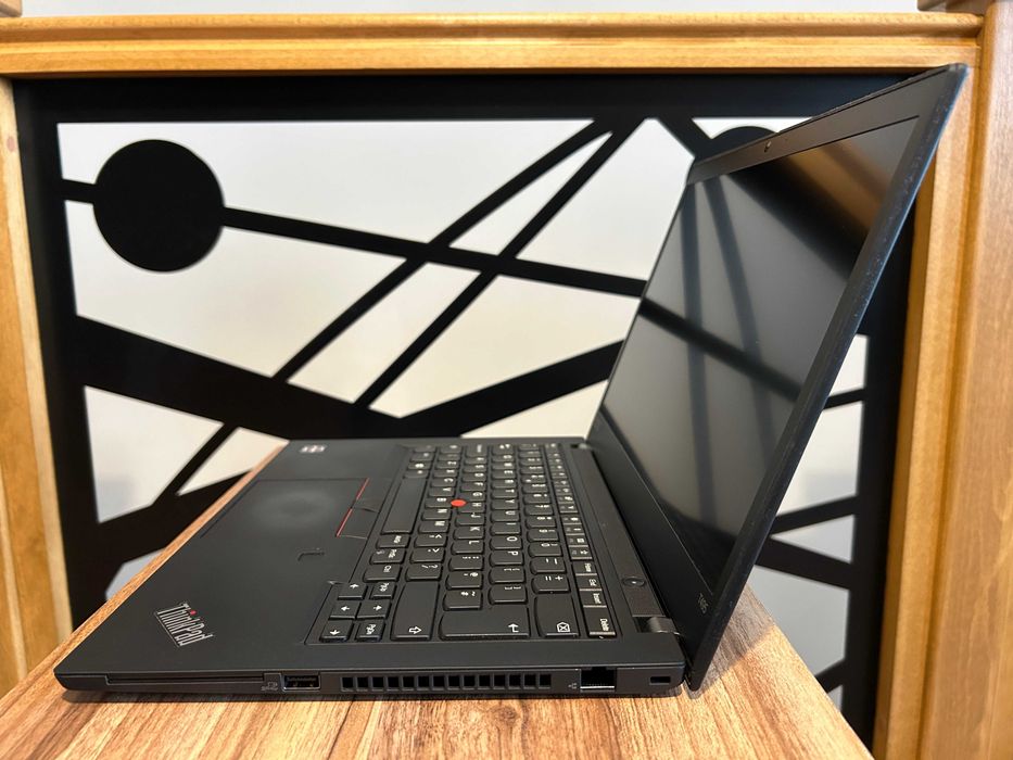 Lenovo ThinkPad T495 / Ryzen 5 3500U / 8GB RAM / 256GB NVMe SSD / FHD IPS / TPM 2.0 / Windows 11 Pro