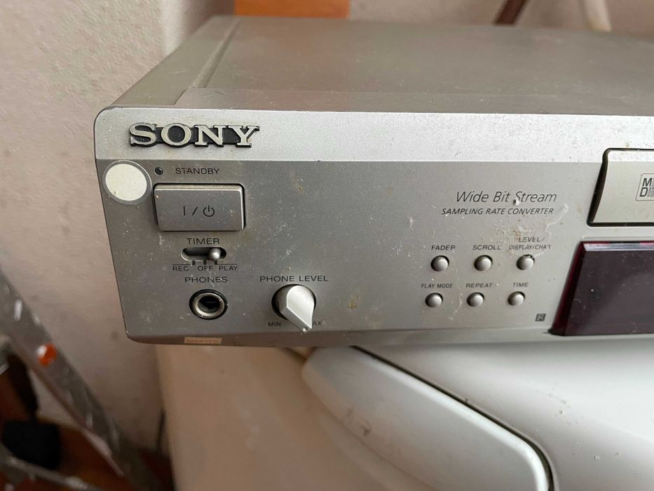 Vând Sony MiniDisc Deck MDS‑JE520.