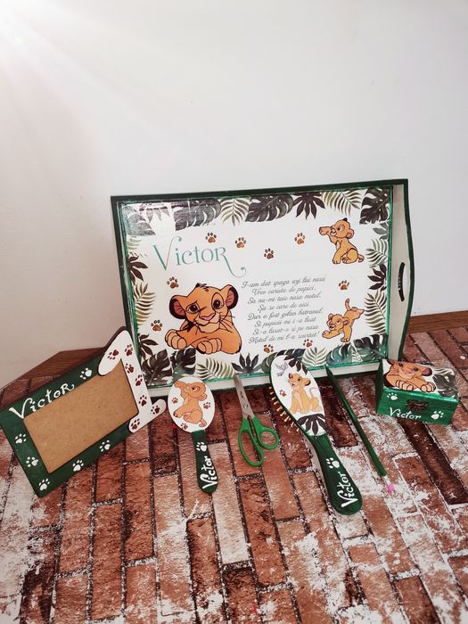 Tăvițe aniversare pentru mot