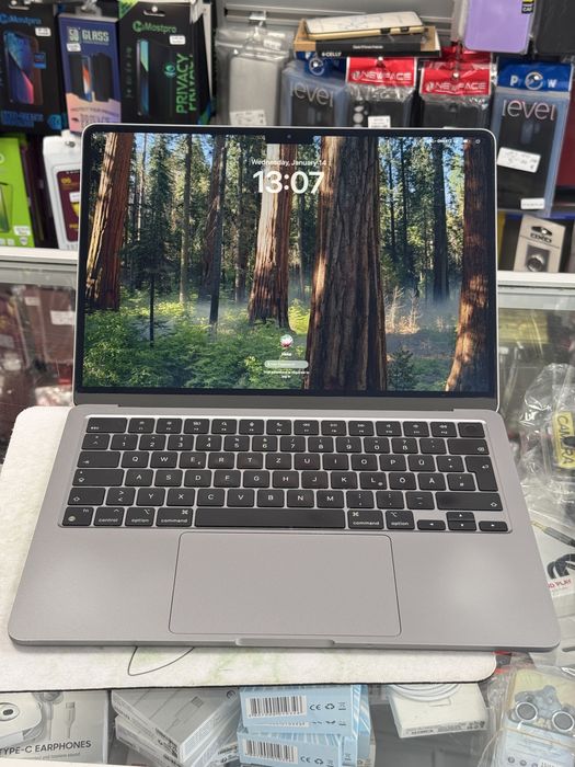 MacBook Air 13.6 inch M2