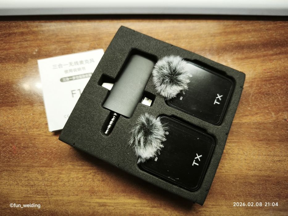 Комплект универсальных петличных микрофонов