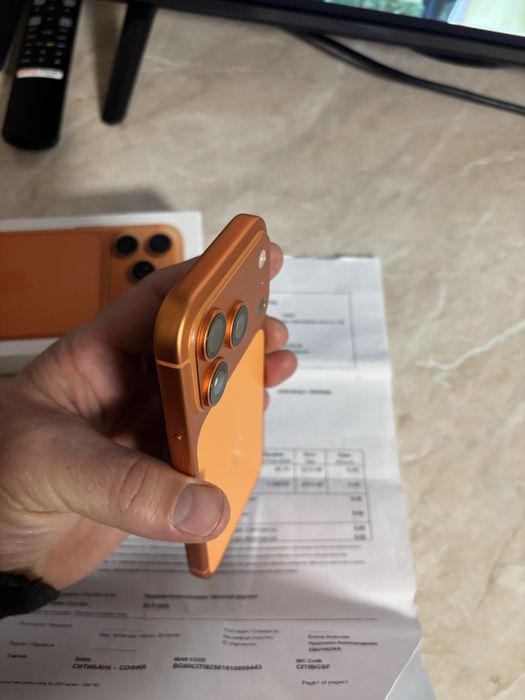 Iphone 17 pro  с гаранция