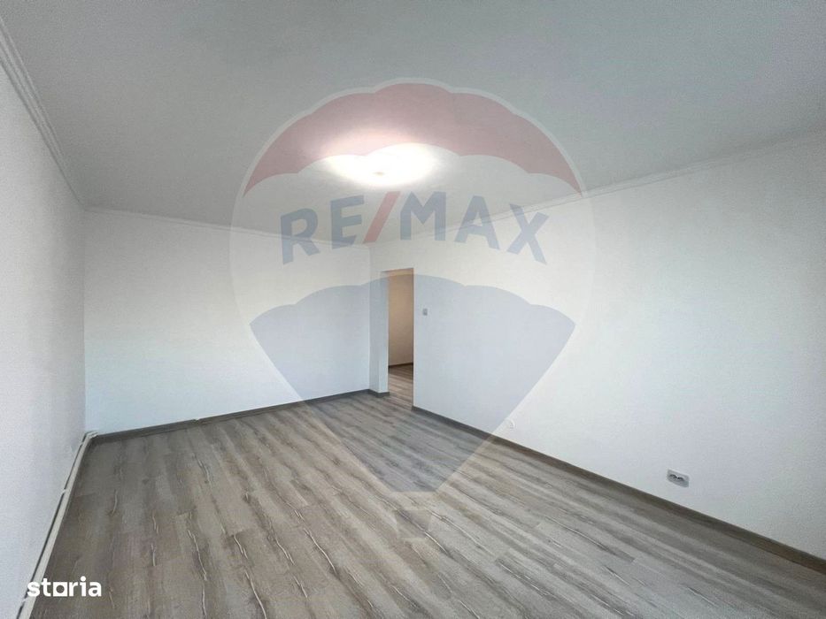 Apartament cu 3 camere de vânzare strada BICAZ zona URA