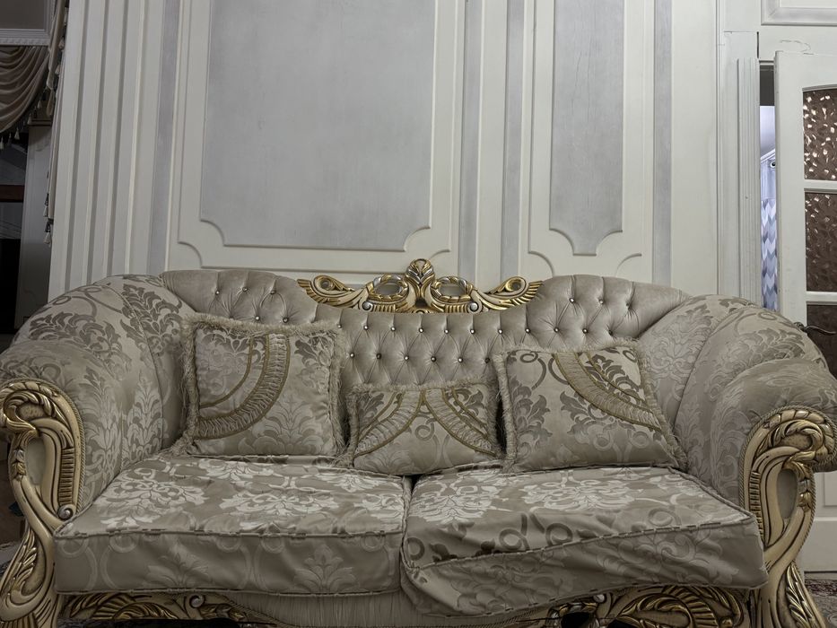 Жұмсақ жиһаз сатылады.