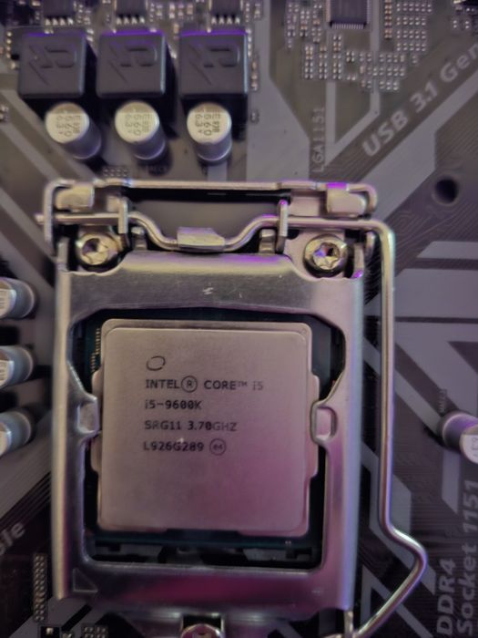 KIT B365M D2V + I5-9600K + RX 6500 XT
