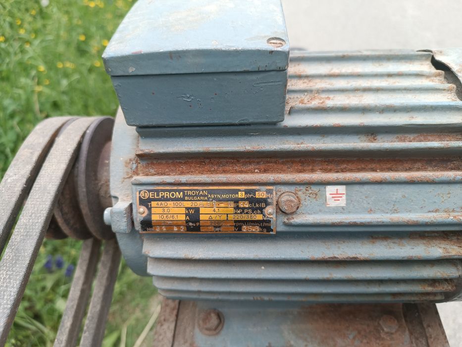 Комбинирана трифазна фуражомелка със стойка  + сита