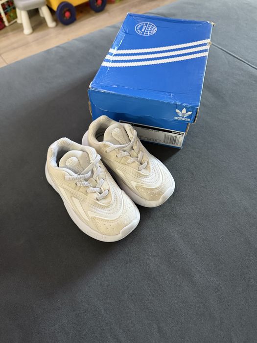 Кроссовки Adidas детские