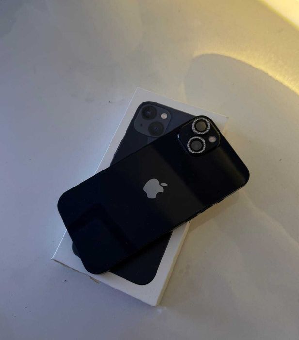 Продам iPhone 13 на 256 Гб.