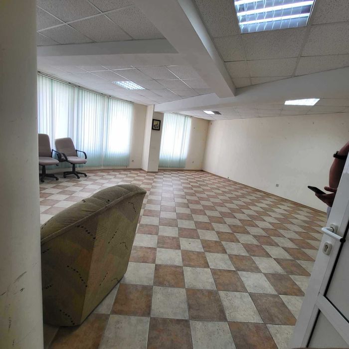 Дава се под наем Офис в Пещера - 78 кв.м за 178.5 € - Снимка #1