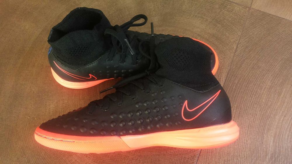 NIKE MAGISTAX Astro Turf размер EUR 36 обувки 380-14-S