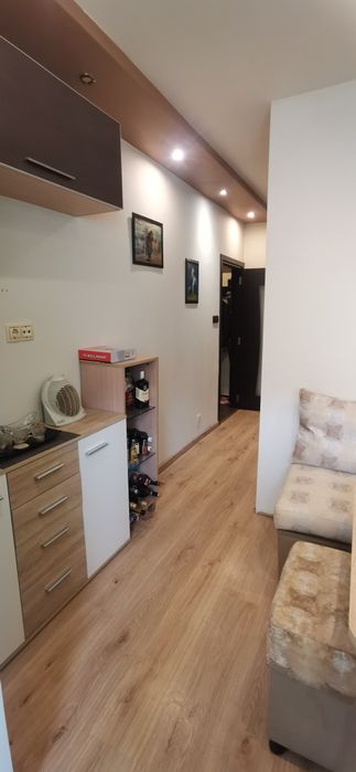 Отдава под наем апартамент