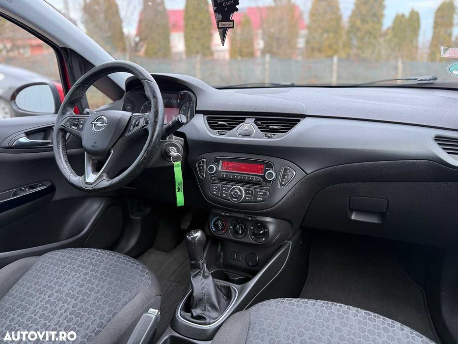 Vând sau schimb Opel Corsa E, benzină, 90 cp, în condiție excelentă