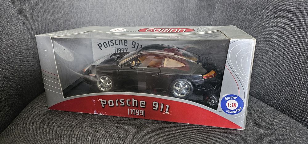 Две колекционерски колички 1:18  Porsche 911