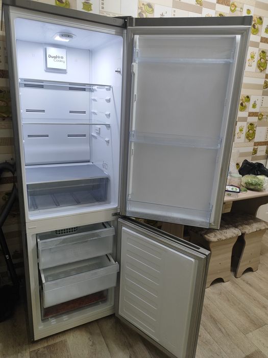 Продам холодильник