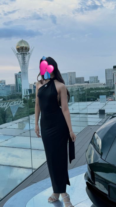Длинное платье с открытой спиной