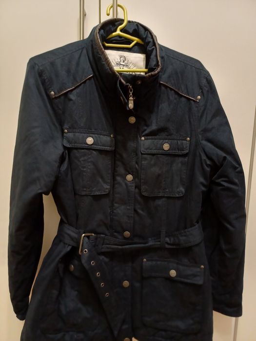 Продавам дамско яке, размер М,