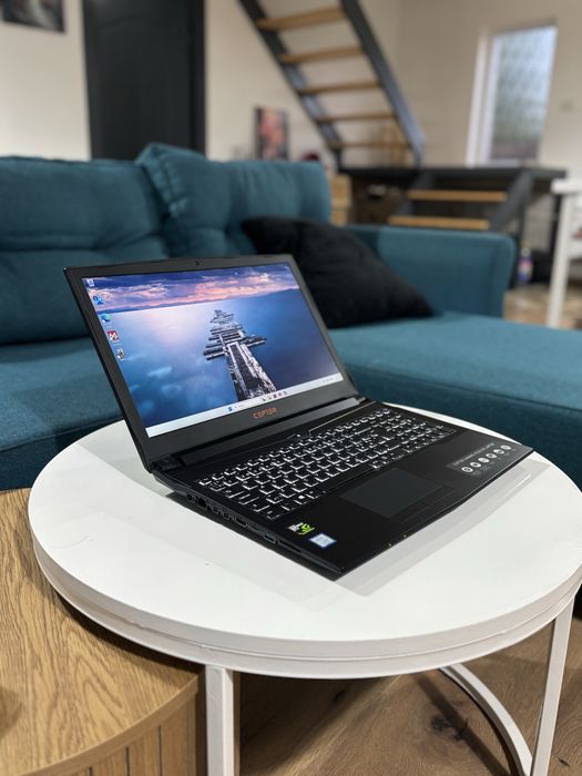 Laptop Clevo Gaming• Display 4K• i7-8750H• 16gb ram • Nvidia GTX 1050 Ti ( 4gb)