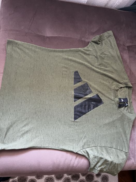 Тениска адидас запазена