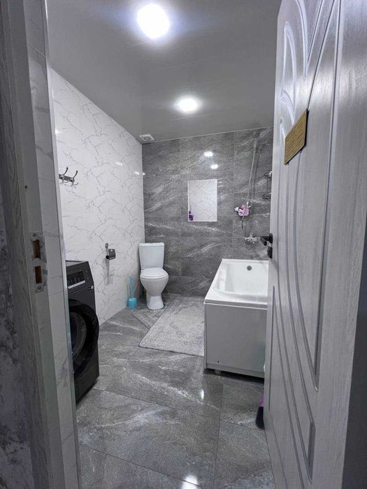 Срочно Продам свой 7 комнатный Дом в хорошем локацию.